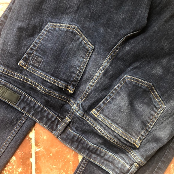 Liz Jeans - Picture 6 of 8